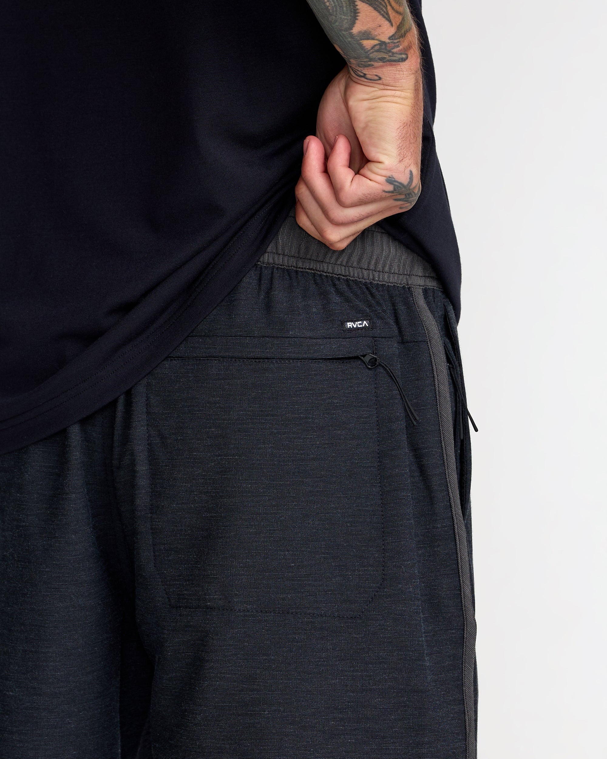 Yogger Hybrid 17 Short - Image 4