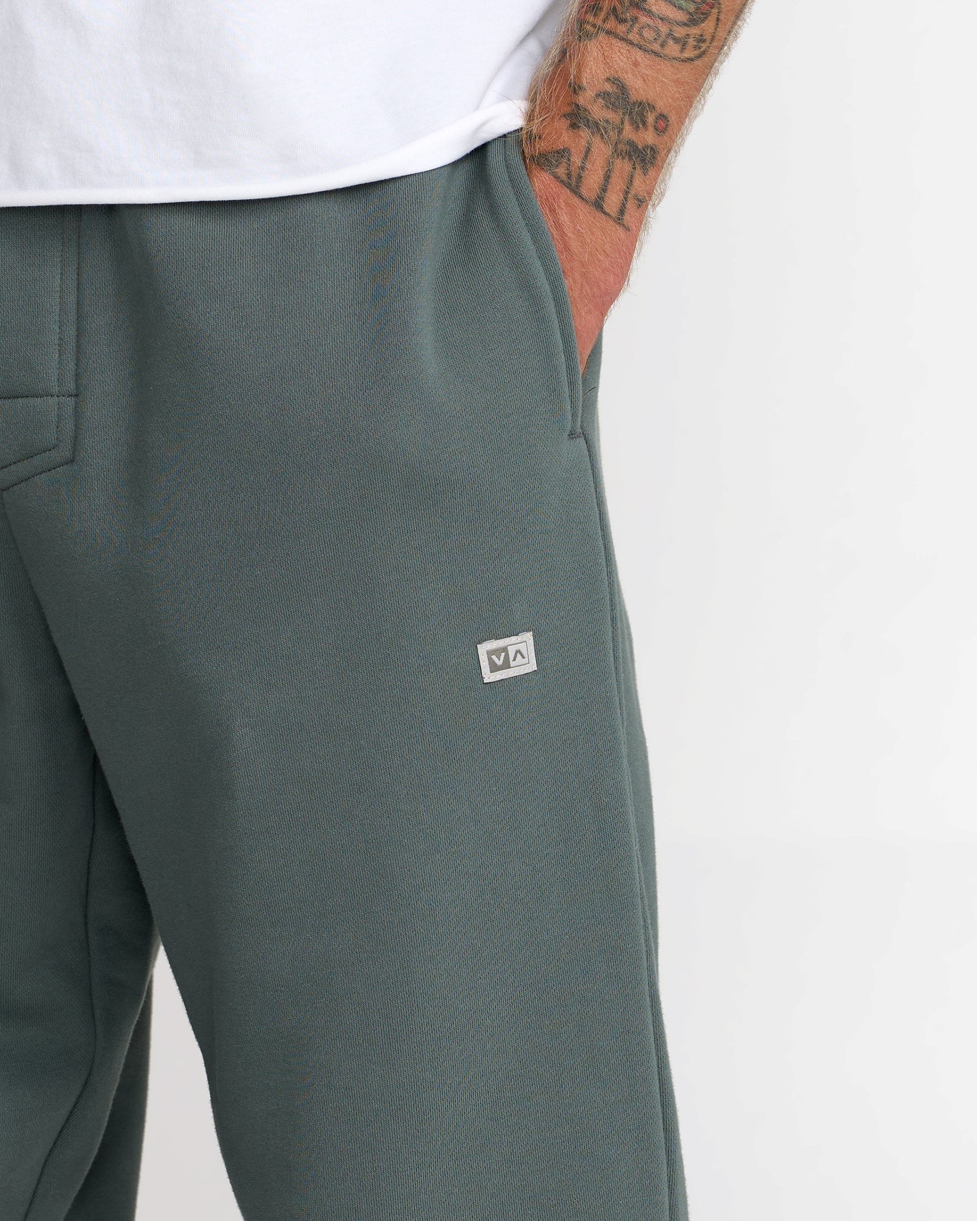 VA Essential Sweatpant - Image 6