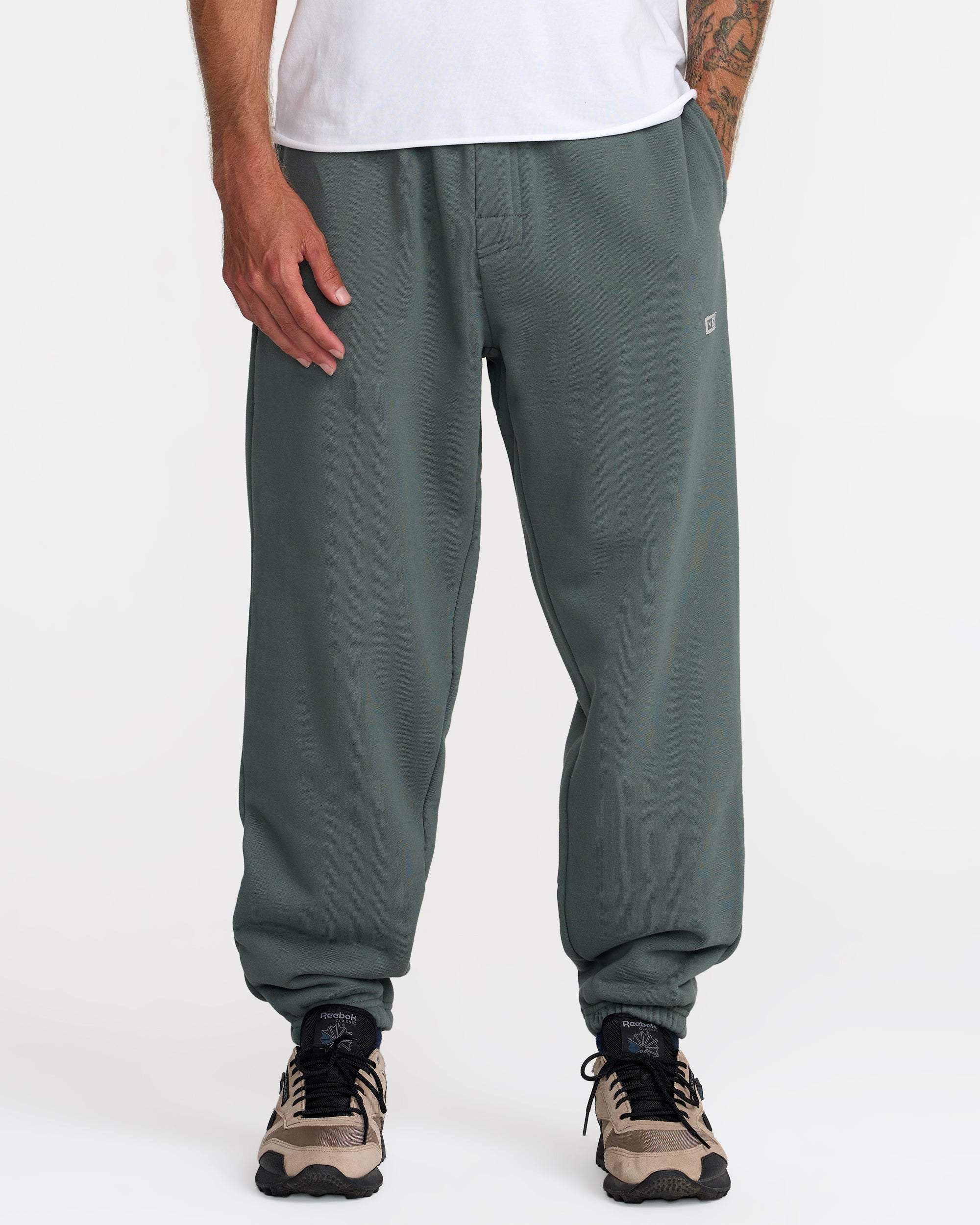 VA Essential Sweatpant - Image 3